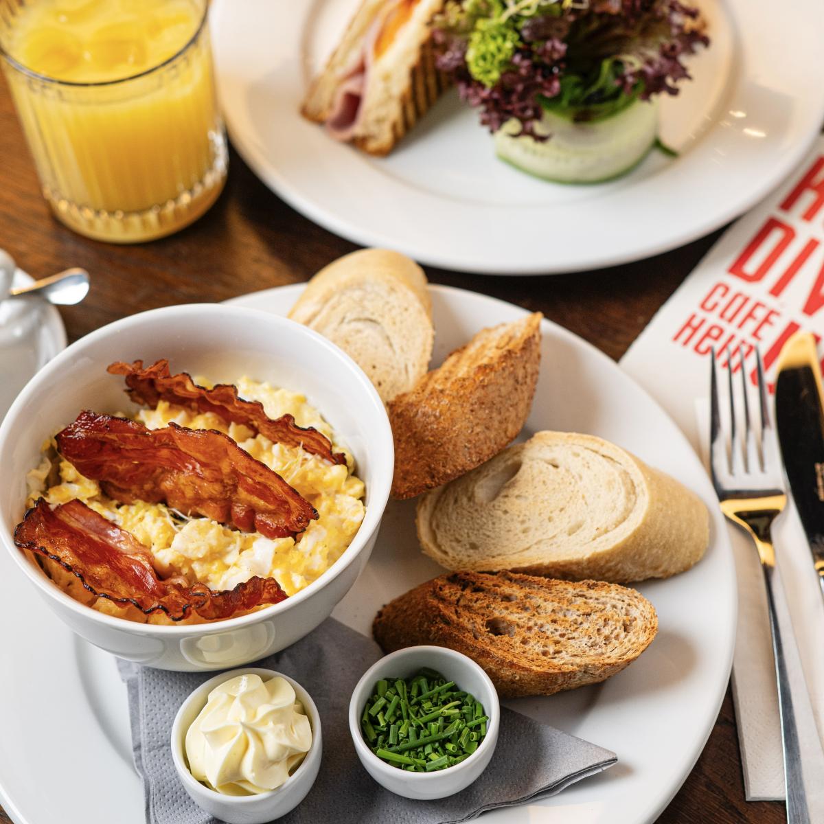 Kavárna - Přijďte na snídani