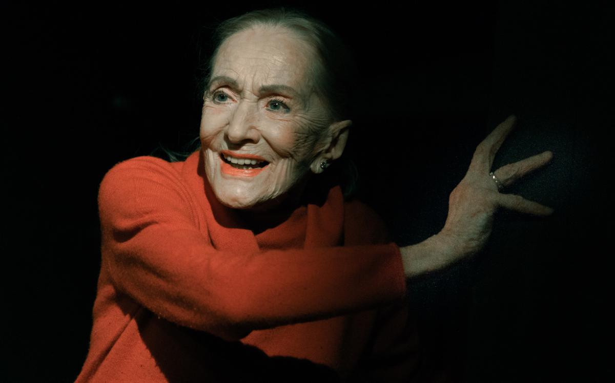 Zpívá a vypráví Soňa Červená (foto J.Malíř)