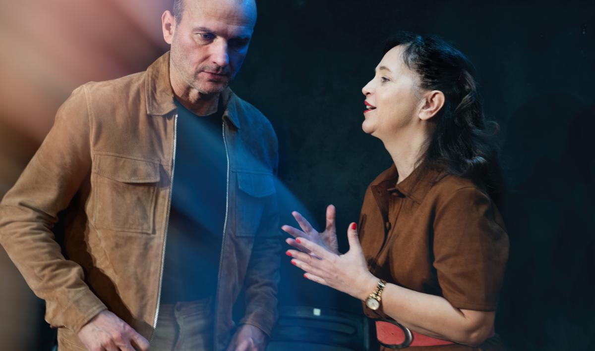 Stůl pro dva - fotky z inscenace